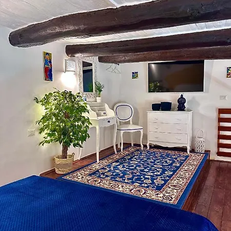 Carlos Noble House Plebiscito Naples
